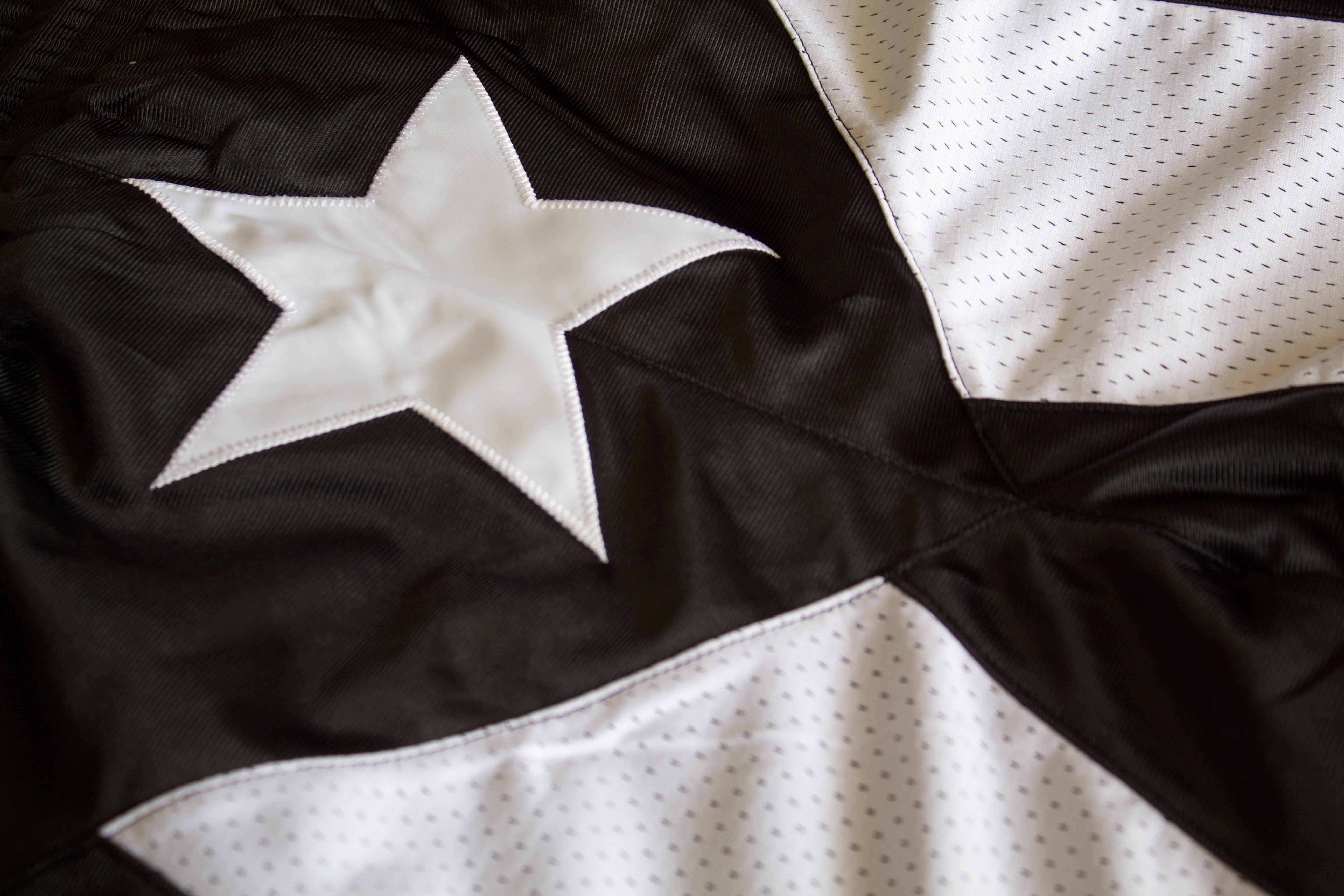 ** Pre-Order "ISLA DE CAMPEONES" | B&W | BOXING / BASKETBALL SHORT